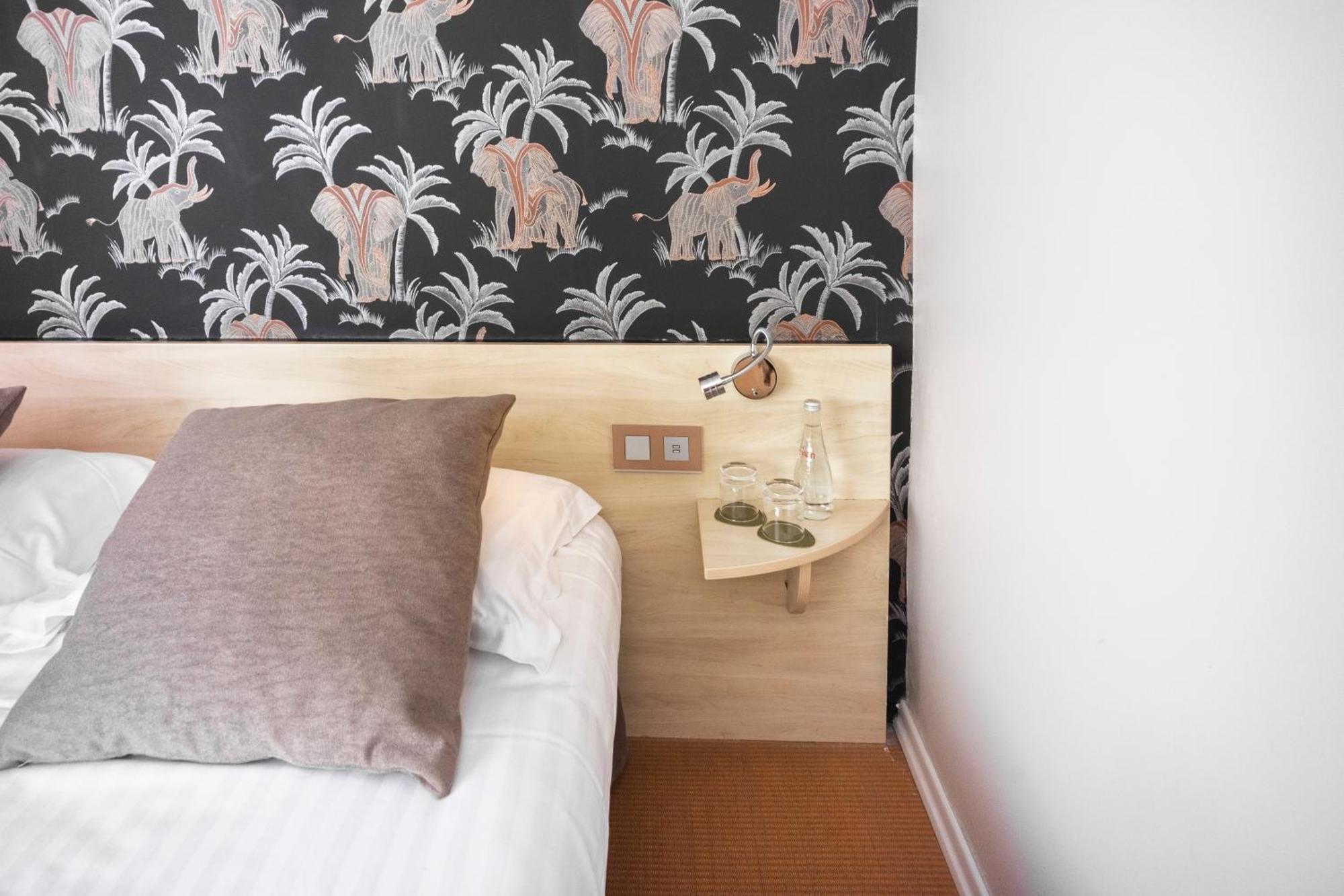 Le Carre D'Alethius Logis Hotel Restaurant Charmes-sur-Rhone Eksteriør bilde