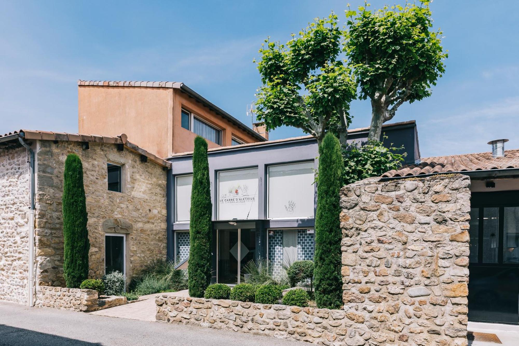 Le Carre D'Alethius Logis Hotel Restaurant Charmes-sur-Rhone Eksteriør bilde