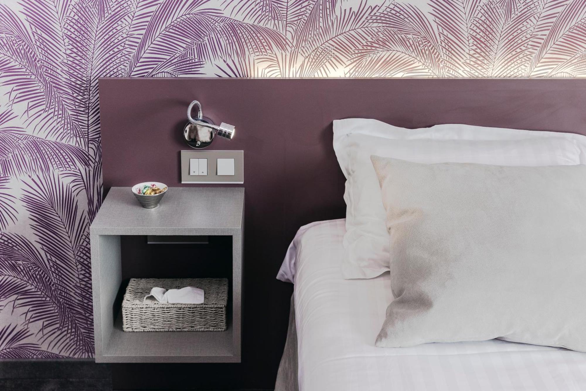Le Carre D'Alethius Logis Hotel Restaurant Charmes-sur-Rhone Eksteriør bilde