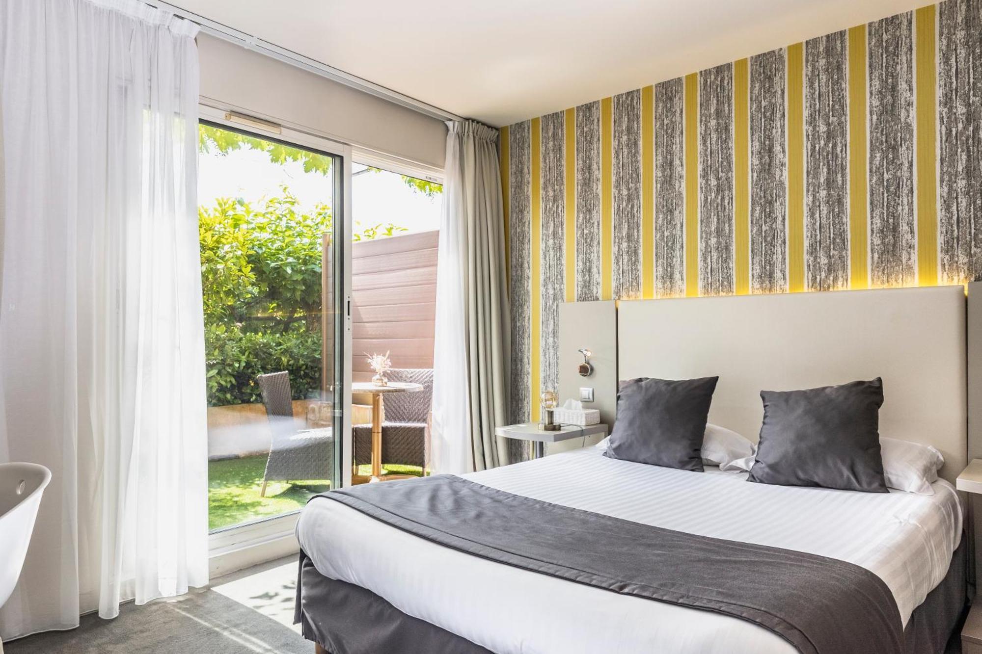 Le Carre D'Alethius Logis Hotel Restaurant Charmes-sur-Rhone Eksteriør bilde