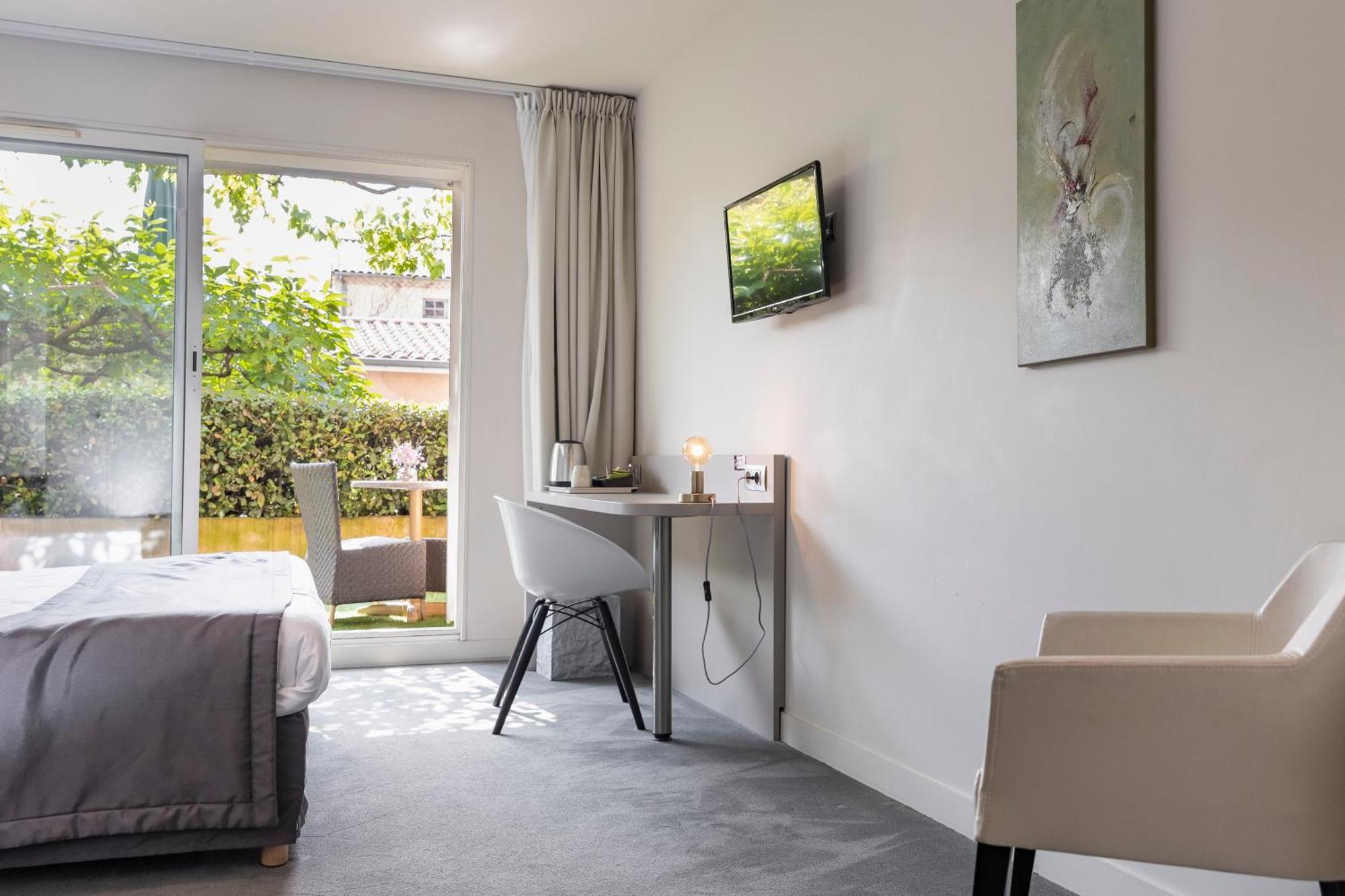 Le Carre D'Alethius Logis Hotel Restaurant Charmes-sur-Rhone Eksteriør bilde