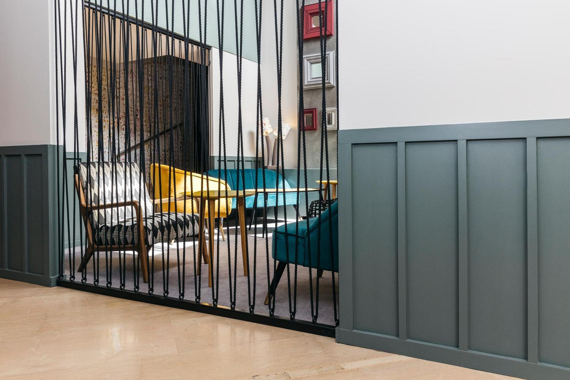 Le Carre D'Alethius Logis Hotel Restaurant Charmes-sur-Rhone Eksteriør bilde
