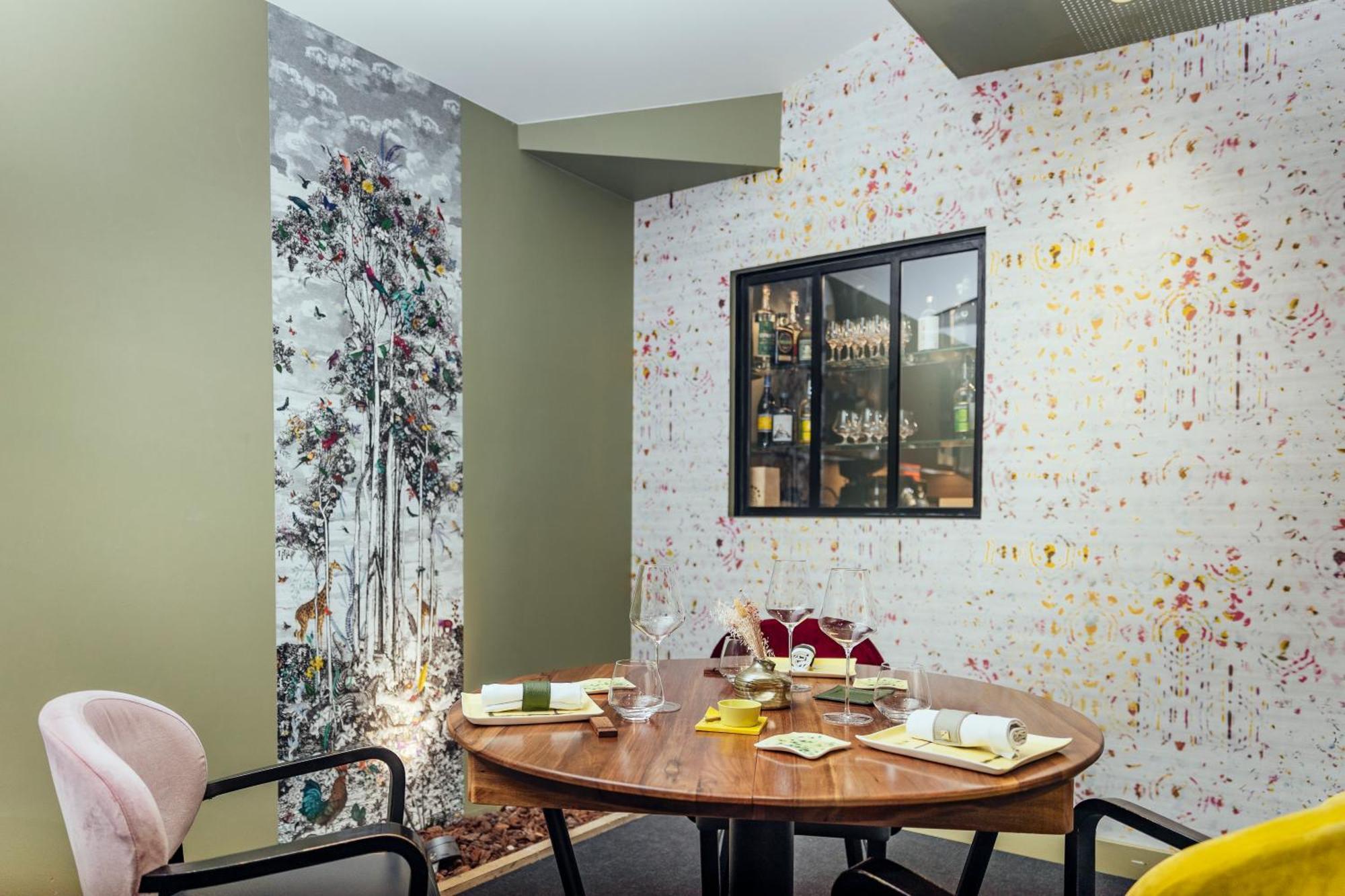 Le Carre D'Alethius Logis Hotel Restaurant Charmes-sur-Rhone Eksteriør bilde